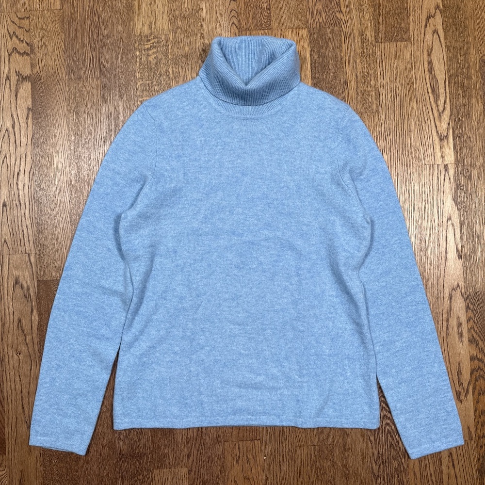 Lord & Taylor Cashmere Baby Blue Turtleneck Sweater Womens Medium